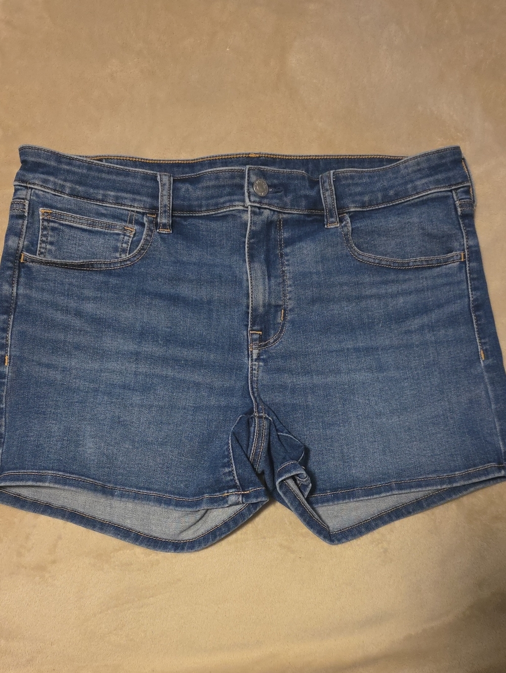 AE Midi Shorts